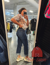 Load image into Gallery viewer, The Bee Crop