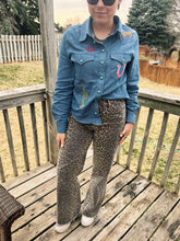 Load image into Gallery viewer, Leo Leopard Denim
