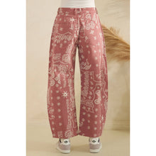 Load image into Gallery viewer, Paisley Printed Denim Pants
