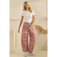 Load image into Gallery viewer, Paisley Printed Denim Pants
