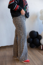 Load image into Gallery viewer, Leo Leopard Denim
